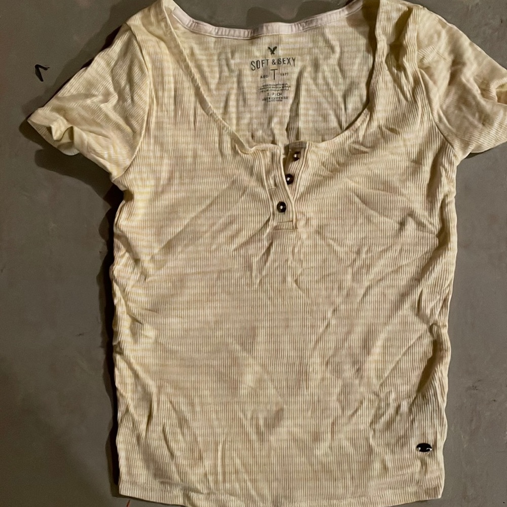 Cropped yellow and white stripped t shirt
